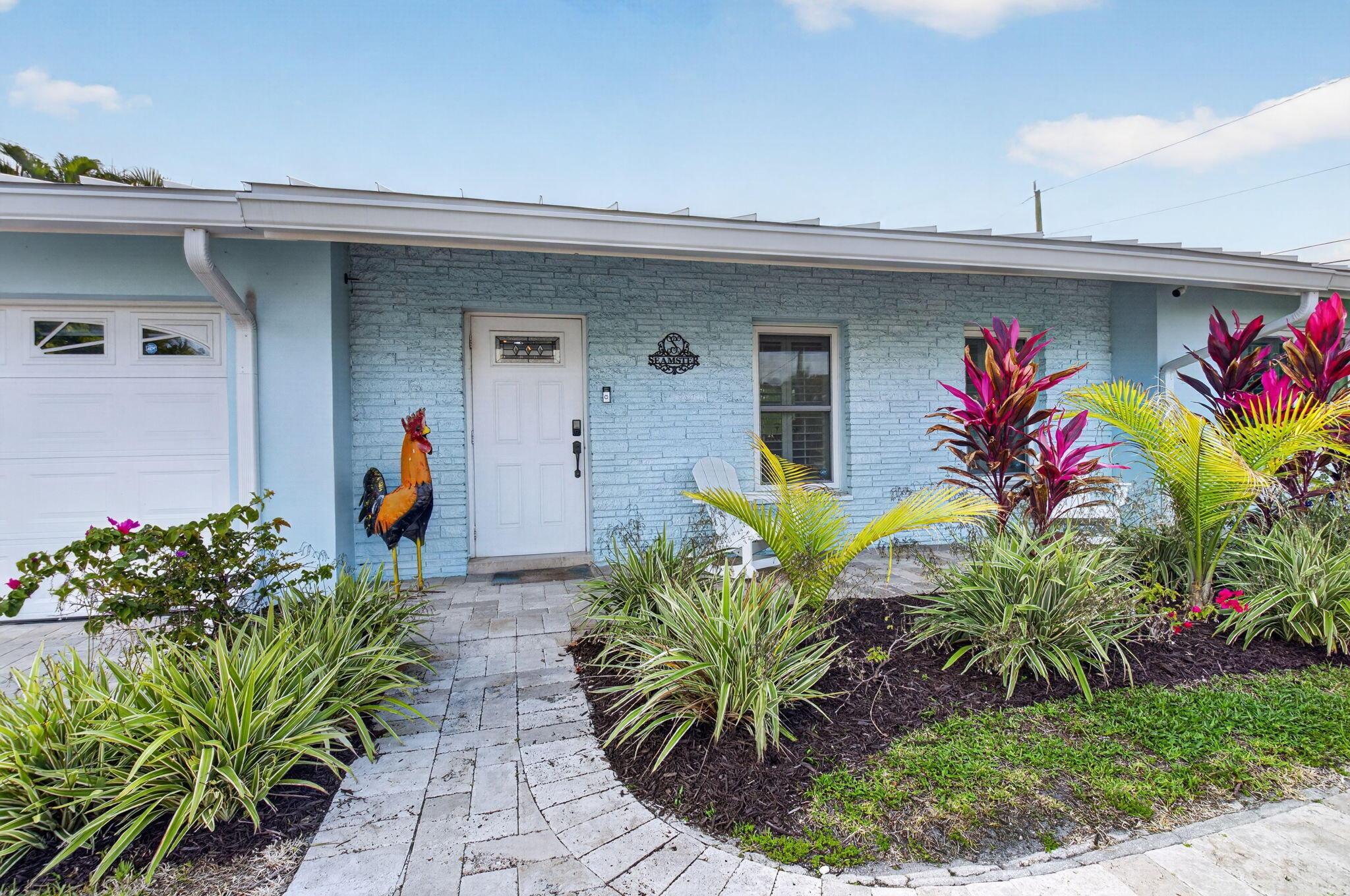 Image 4: Beautiful Entryway