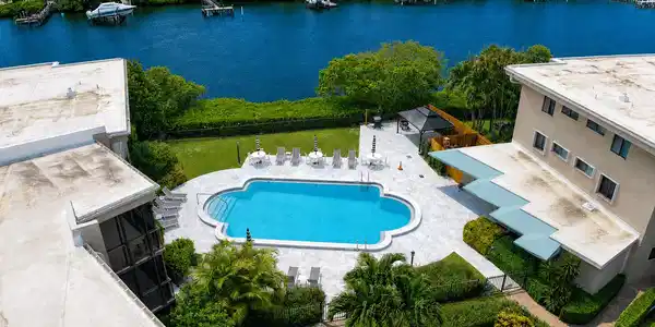 Image 4: Waterfront Pool Ariel