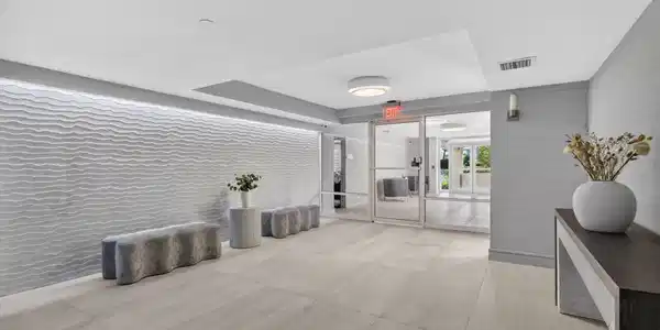 Image 3: Lobby Entry