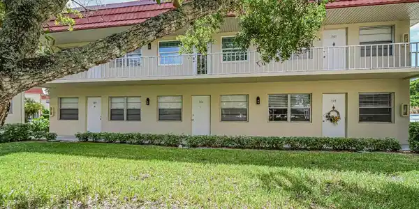 14 Vista Palm Lane