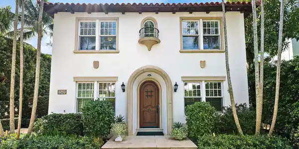 240 Seabreeze Avenue