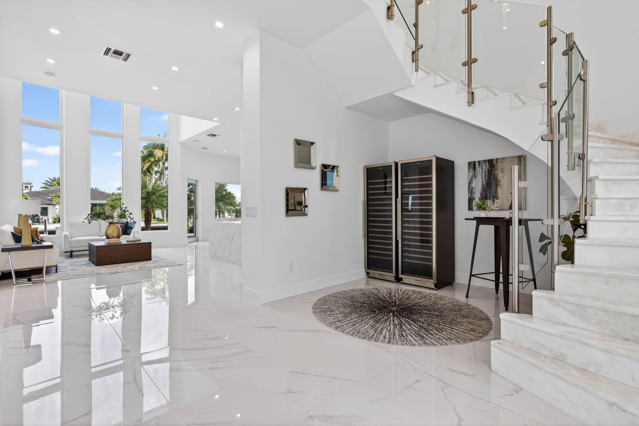 Image 3: Foyer