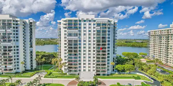 2003 N Ocean Boulevard