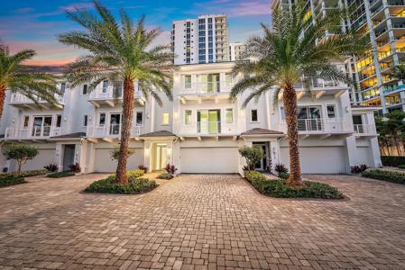 112 Water Club Court N