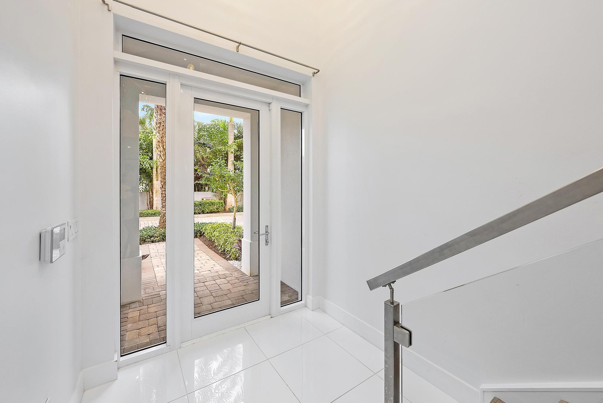 Image 3: Entry Foyer