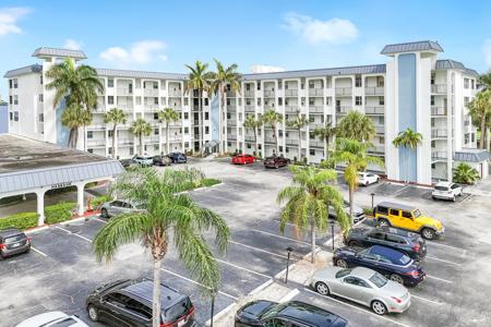 100 Paradise Harbour Boulevard