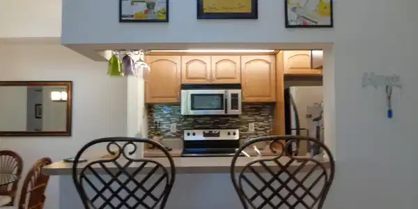 Image 4: Breakfast Bar