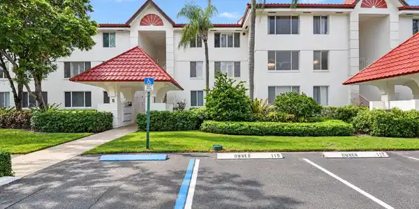 Image 2: Front of Condo