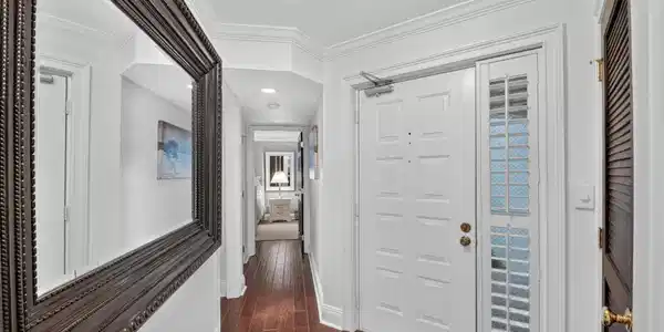 Image 3: Foyer