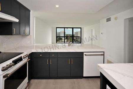 4800 Bayview Dr