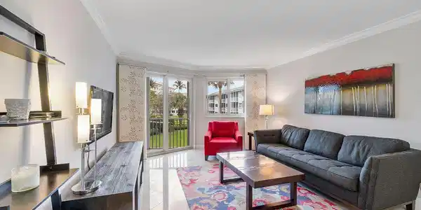 2700 Banyan Road