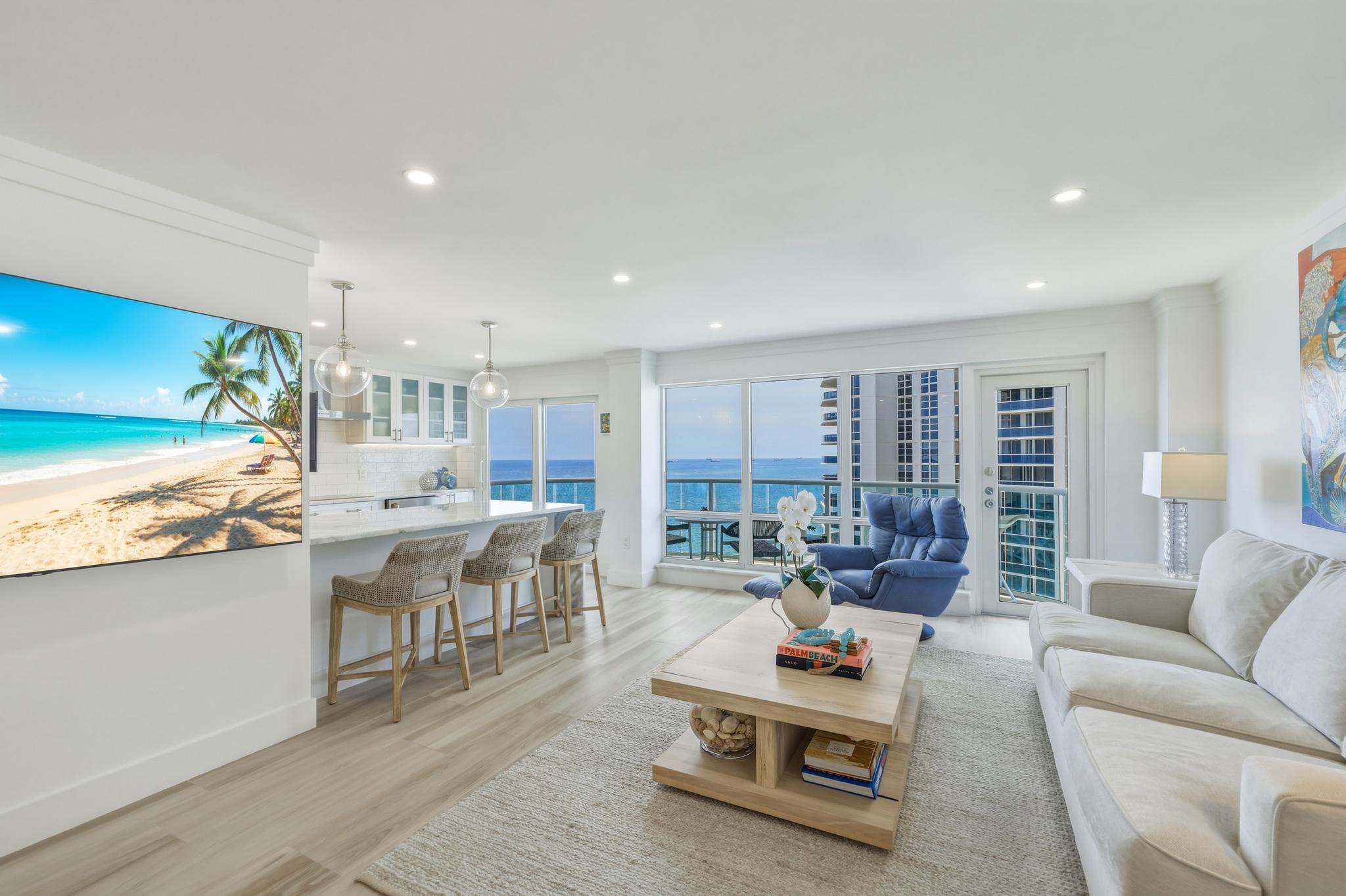 Image 3: Living Room
