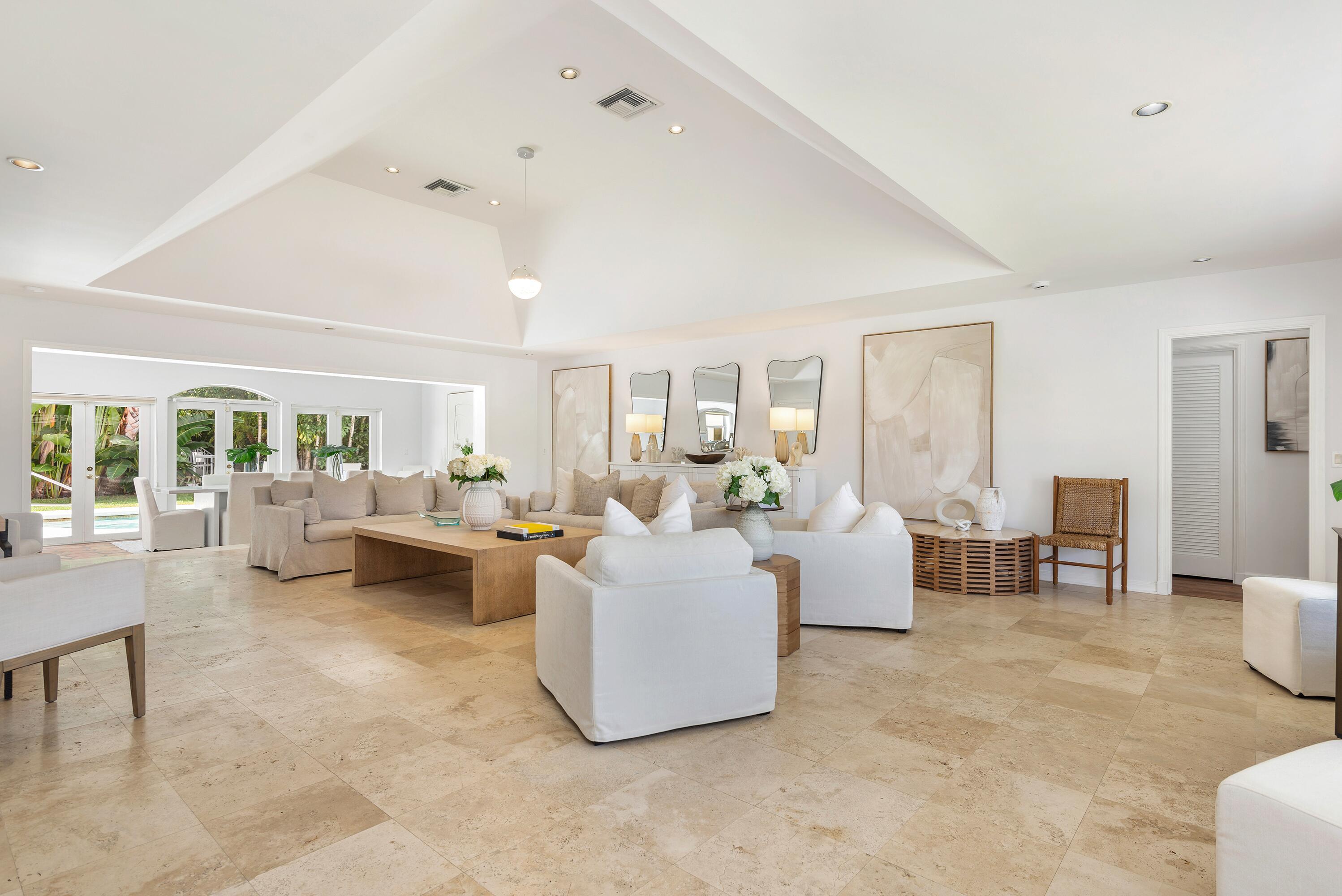 Image 2: Living Room
