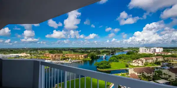 Image 3: Intracoastal View