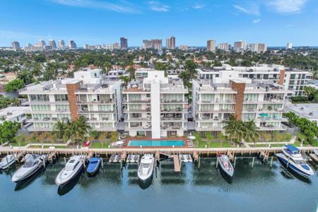 21 Isle Of Venice Dr