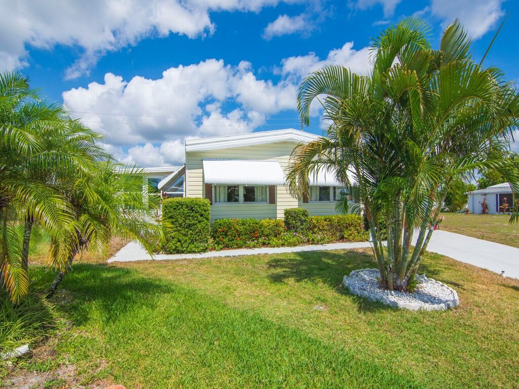 Image 2: 196 Emerald Drive