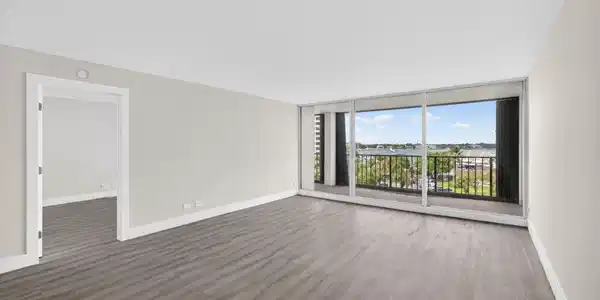 Image 4: 6-web-or-mls-5D1A1084