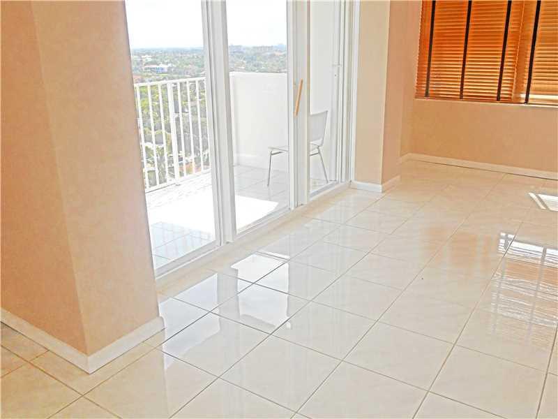 Image 2: Living Room