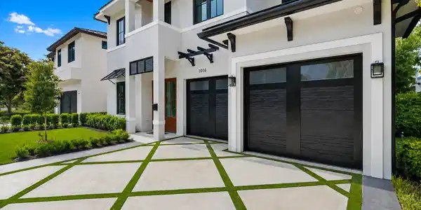 Image 2: House 3