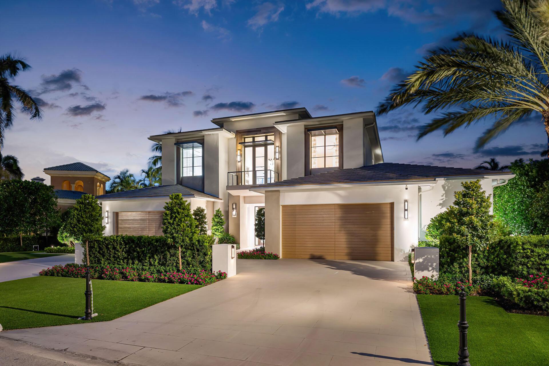 Image 2: 471_Royal_Palm_Way_Dusk_02