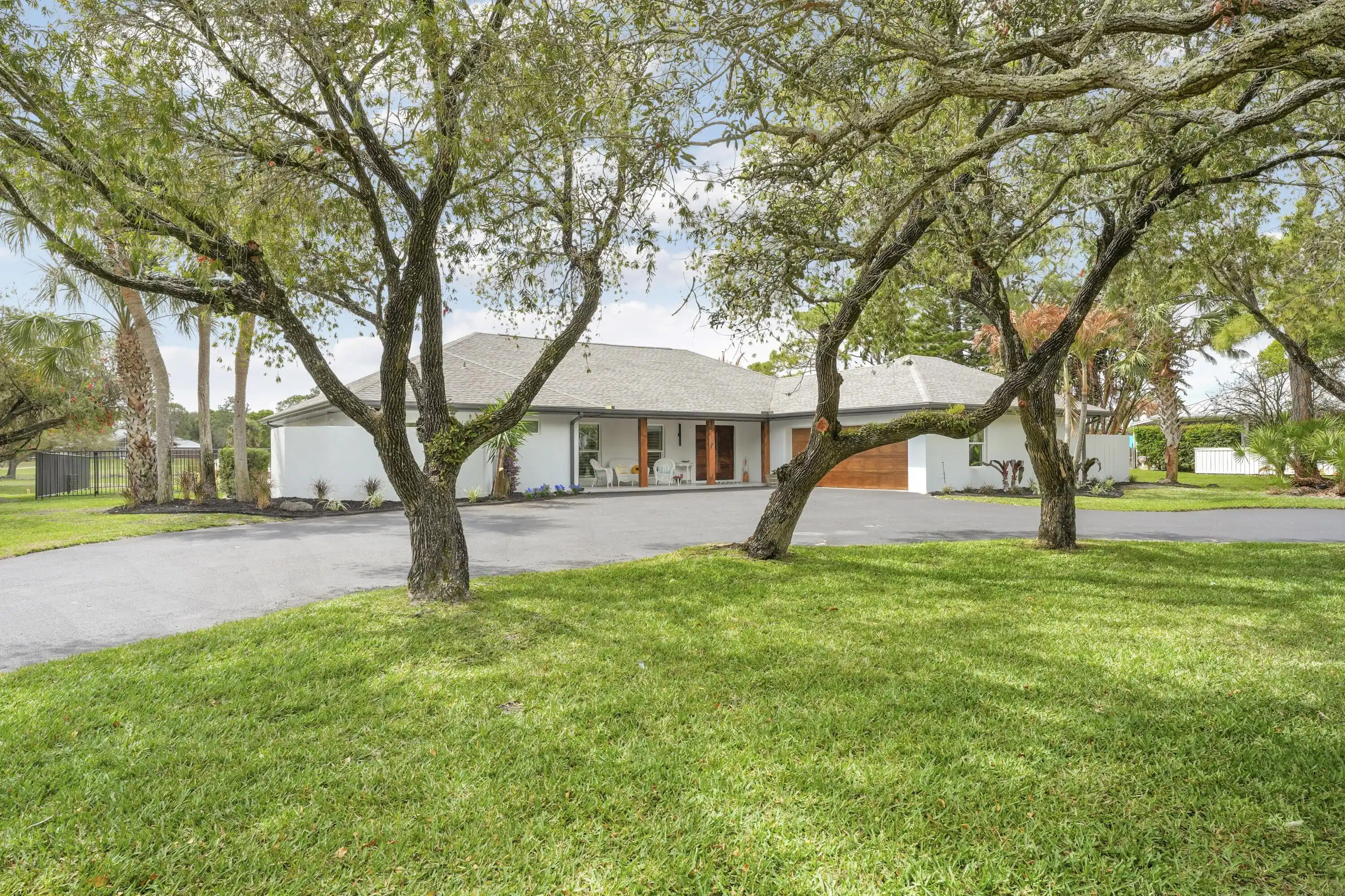 Image 1: House-43