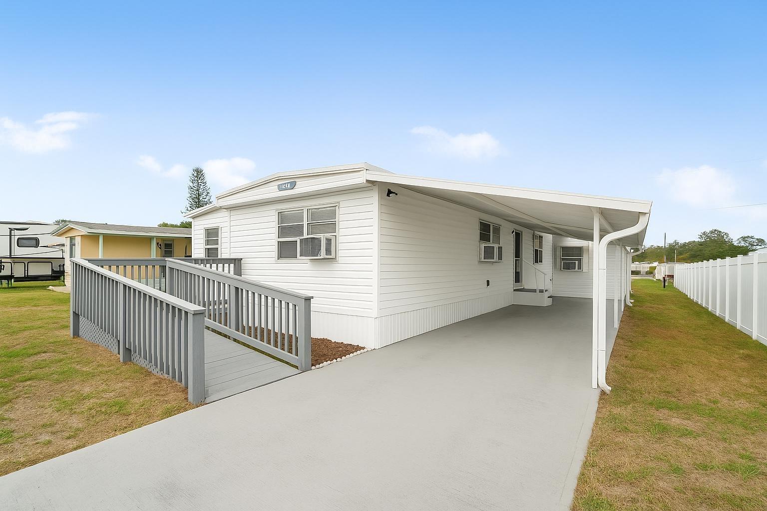 Image 1: Photo 1