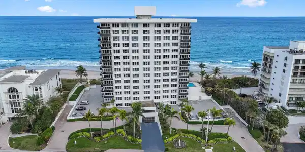 2066 N Ocean Boulevard