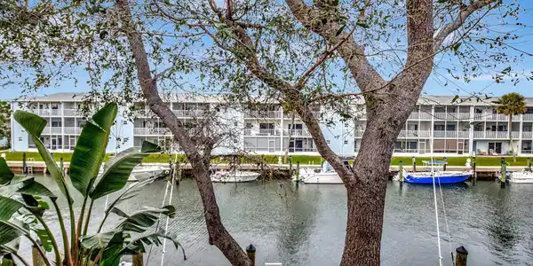 1125 Lake Shore Drive
