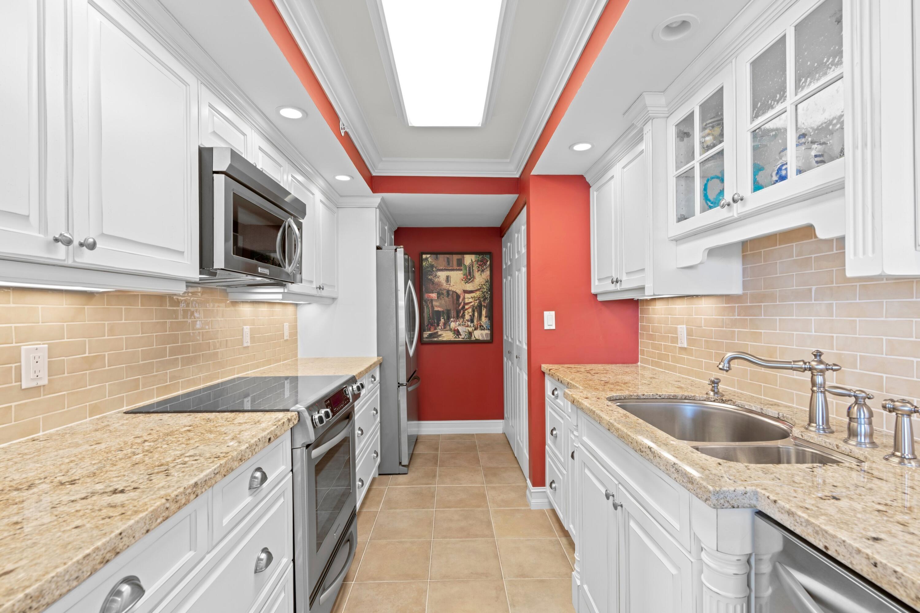 Image 3: Kitchen