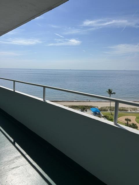 Image 3: BALCONY VIEW