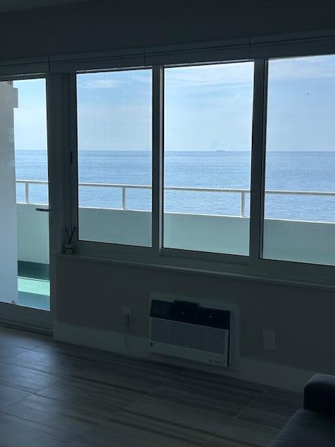 Image 4: OCEAN VIEWS FROM THE LIVING ROOM