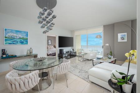 2475 BRICKELL AV