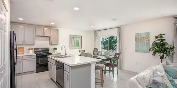 Image 4: Model home - actual features may vary.