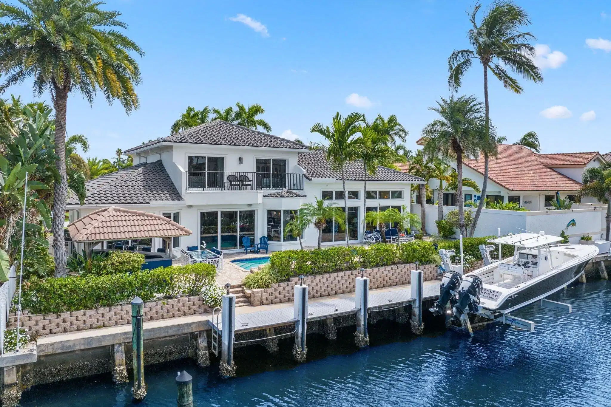 Image 1: Waterfront Dream
