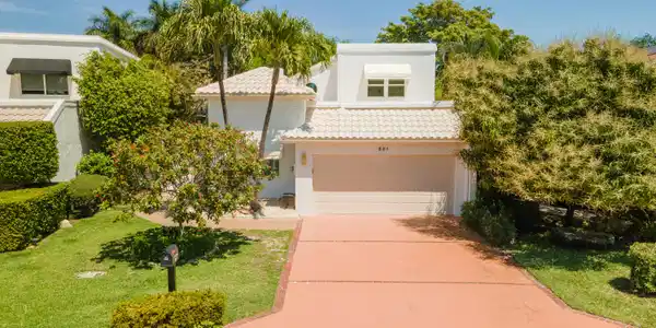 221 Pelican Way