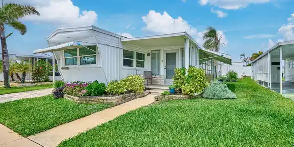 4300 SE Saint Lucie Boulevard