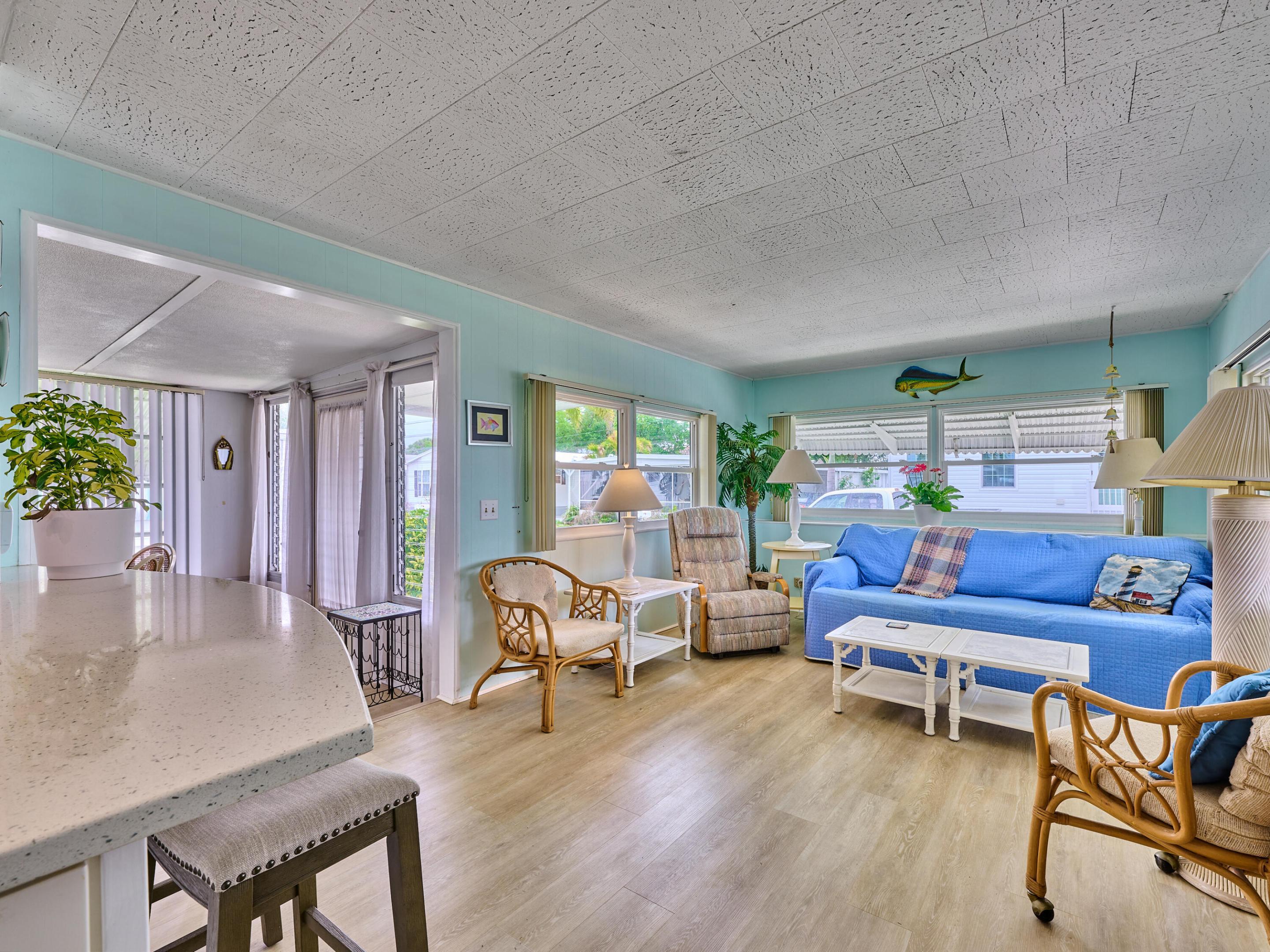 Image 3: OPEN TO KITCHEN