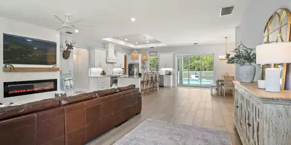 Image 4: 4255 79th Street 016