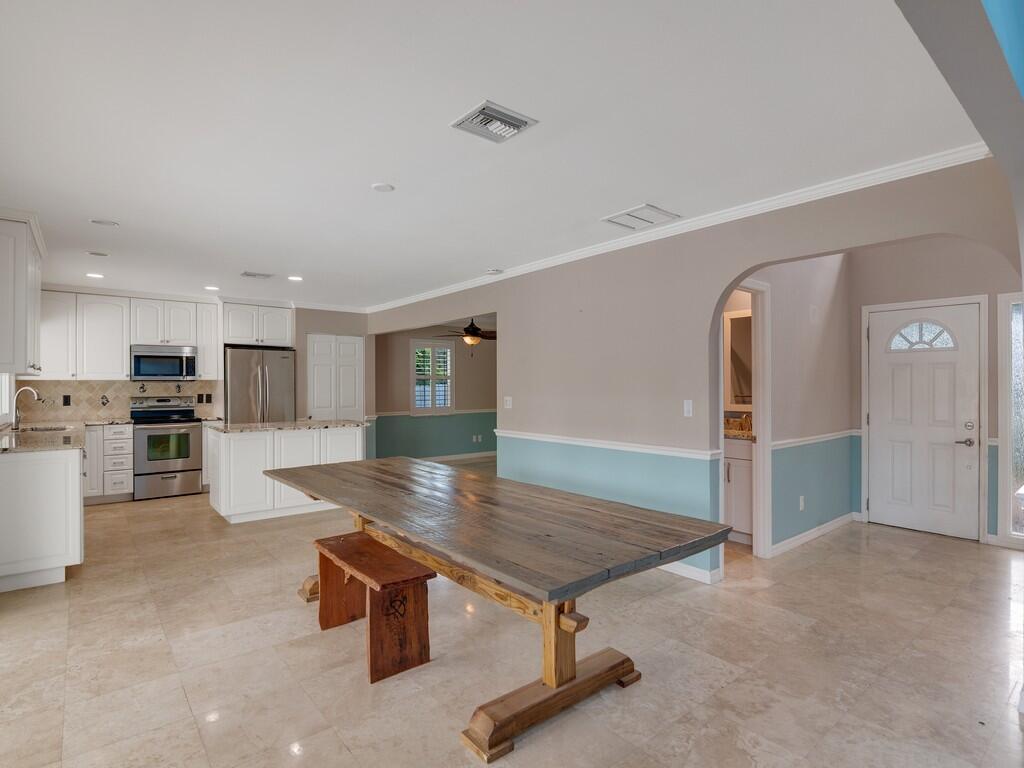 Image 4: 6