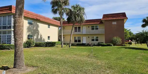 108 Spring Lake Ct
