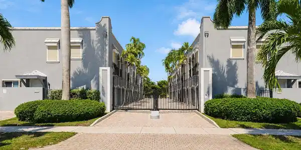 Image 3: Entrance