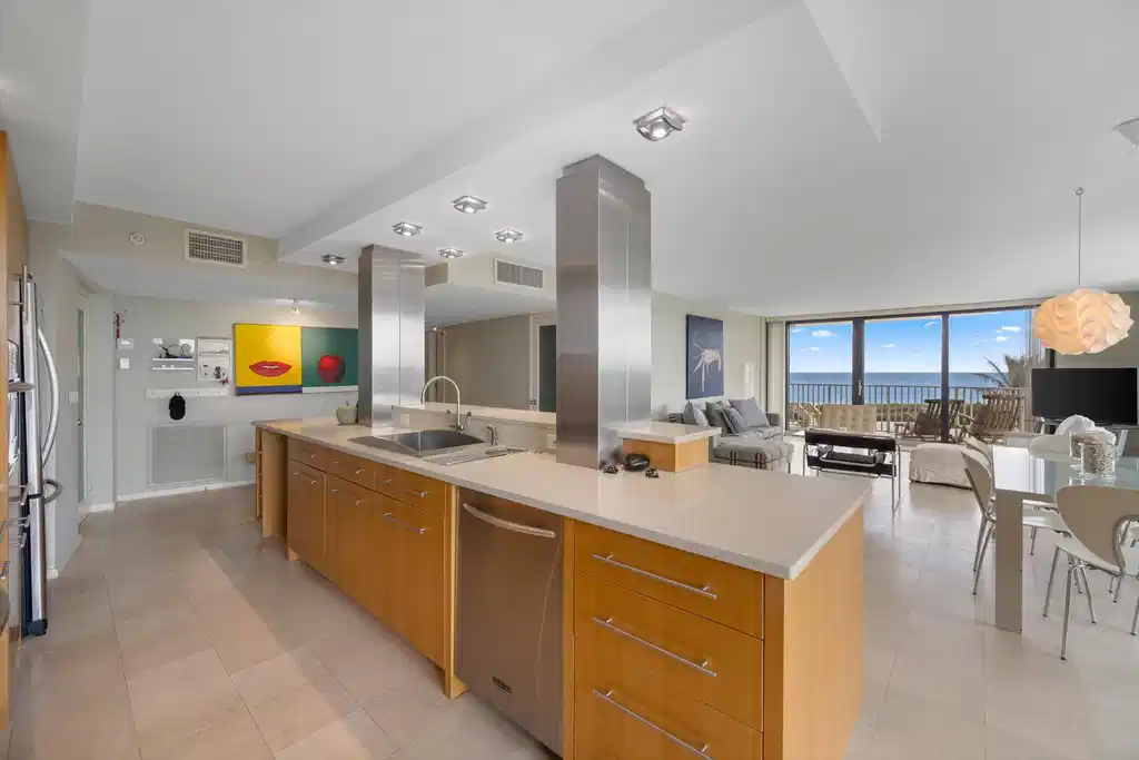 Image 1: Kitchen