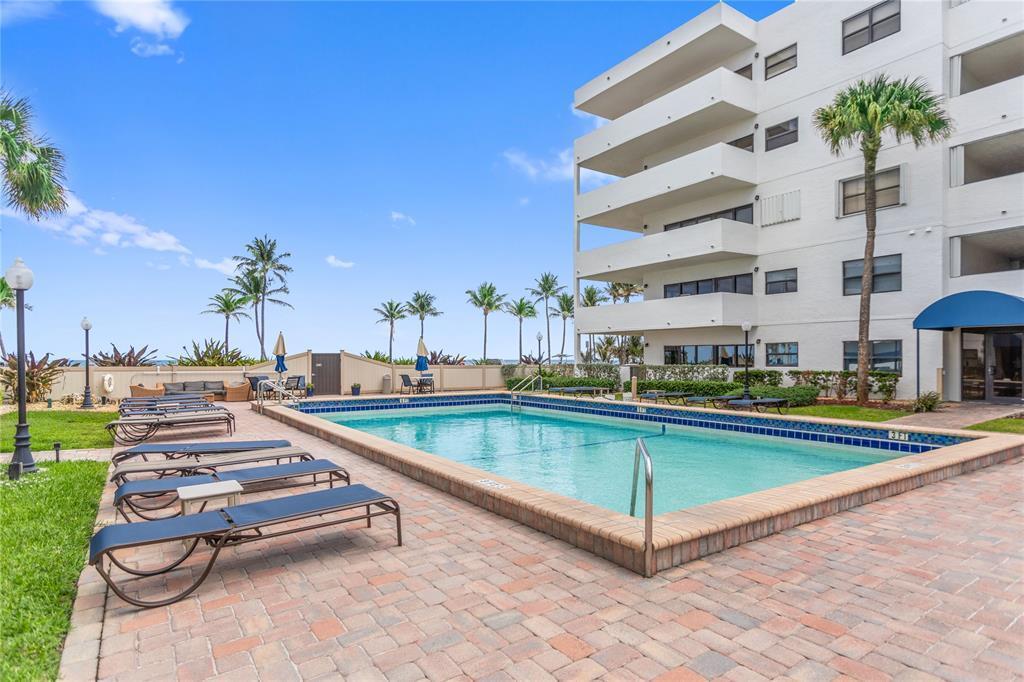 Image 4: Pool area