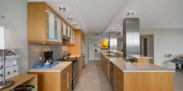 Image 4: Kitchen