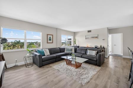 2555 NE 11th Street