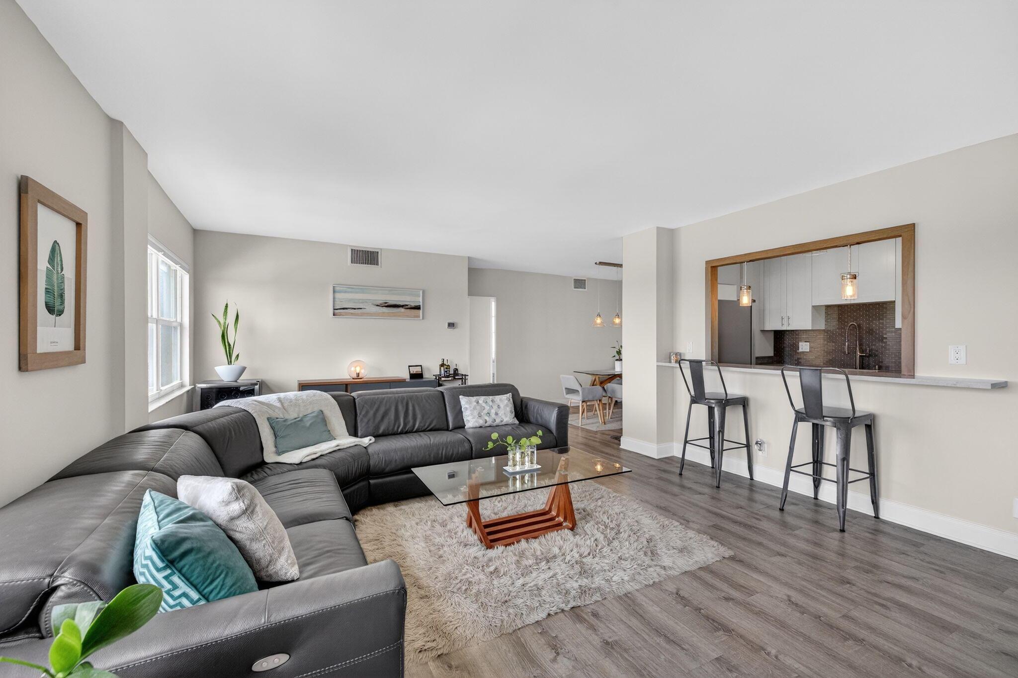 Image 3: 2-web-or-mls-699A1358