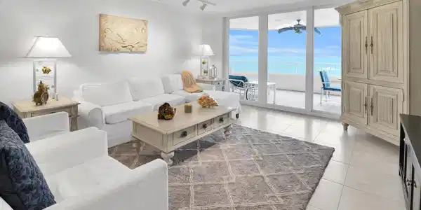 Image 3: Living