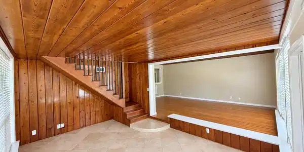Image 4: Entry Room