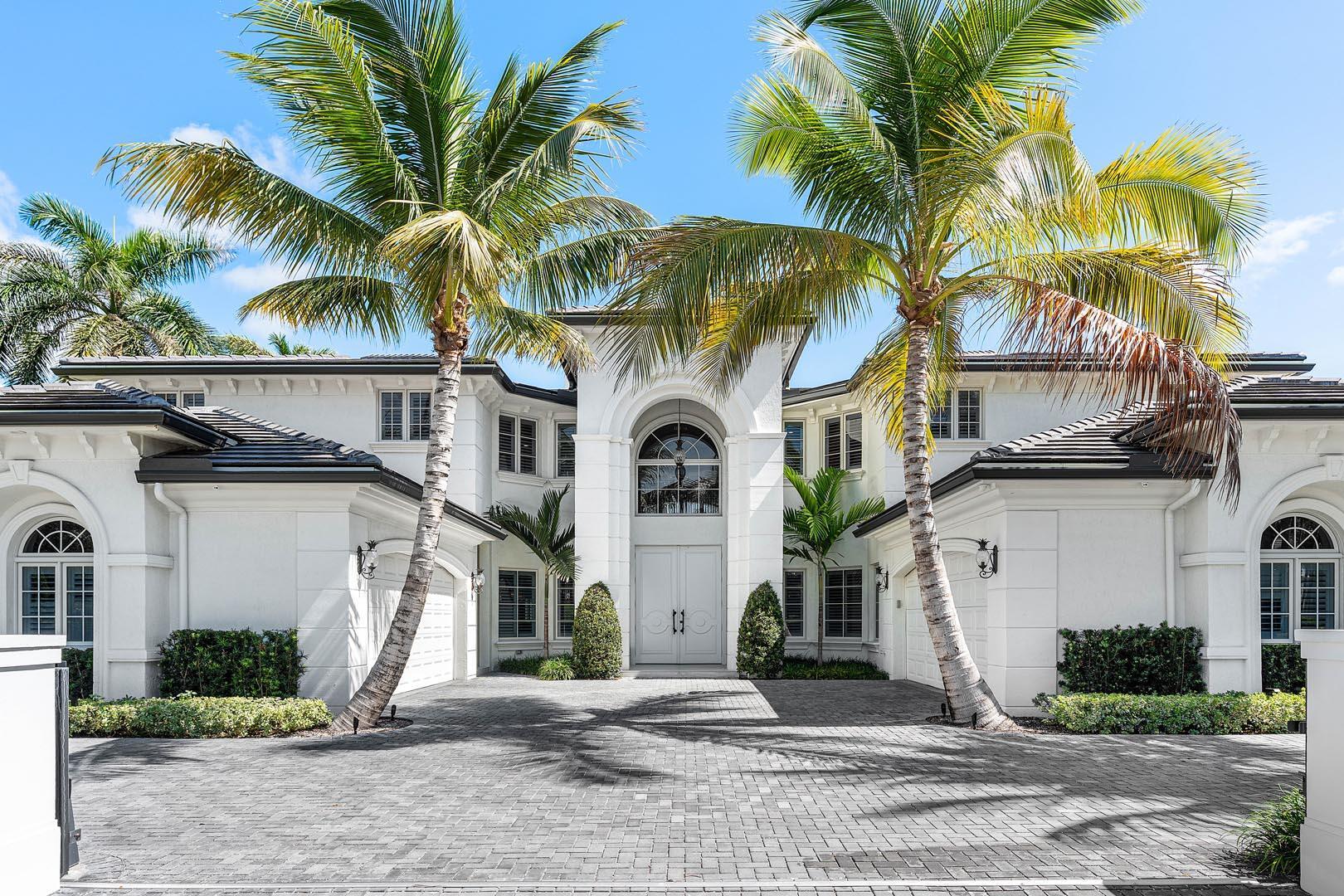 Image 4: 121_Royal_Palm_Way_04
