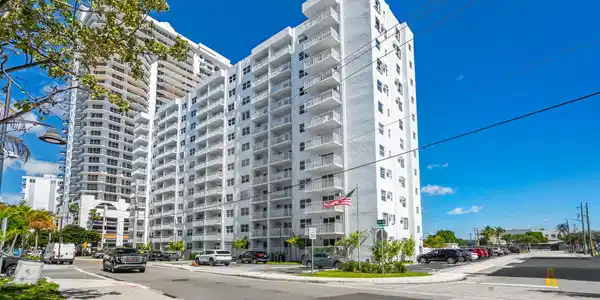200 S Birch Road